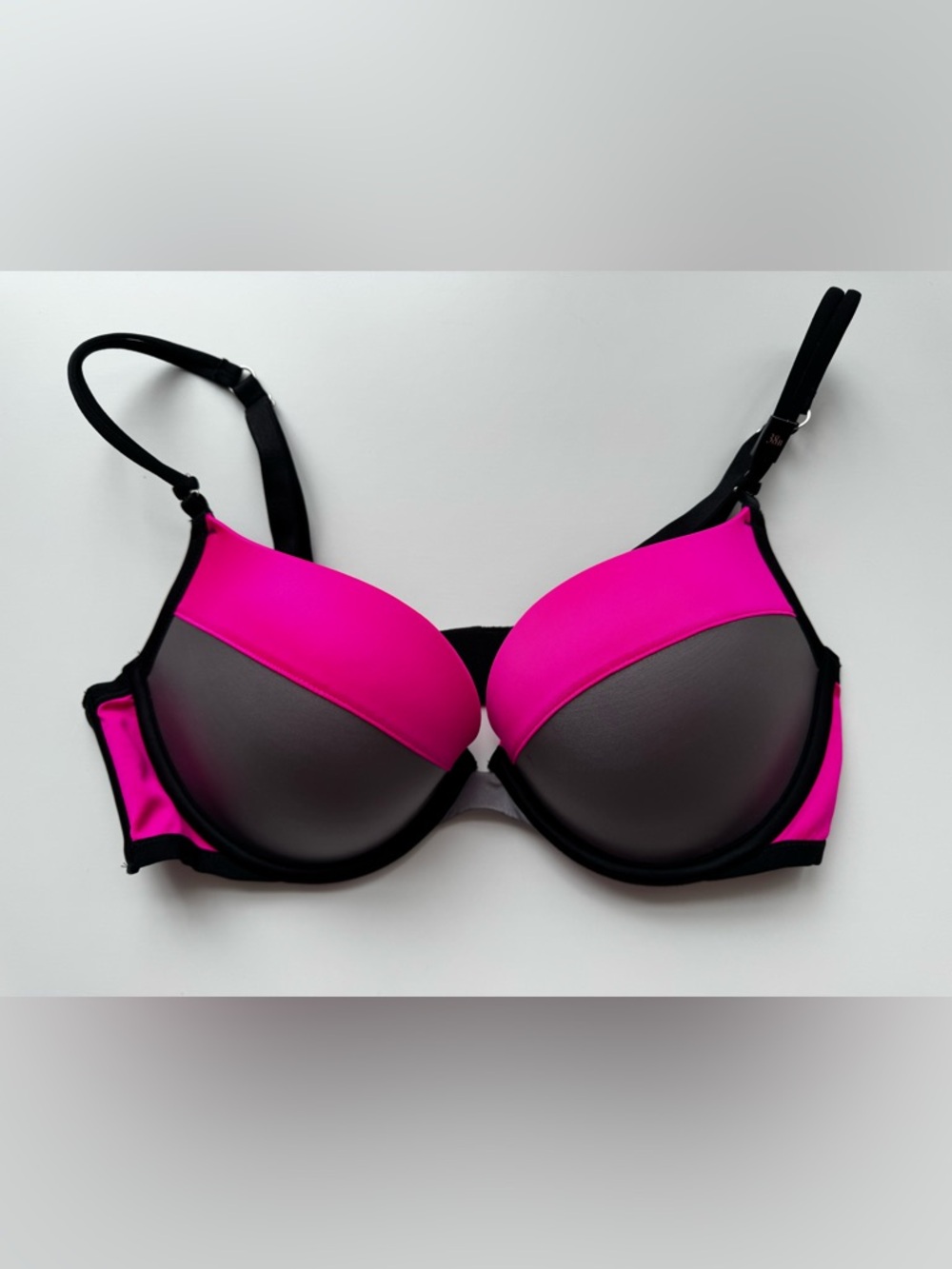 NEW Victoria's Secret Pink and Black Push-up Bra, size 38B